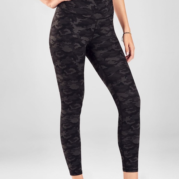 Fabletics High Waisted 7/8 leggings - Picture 1 of 4